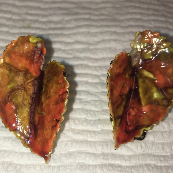 Vintage signed CORO rust orange green enamel leaf goldtone clip earrings new - Picture 17 of 17